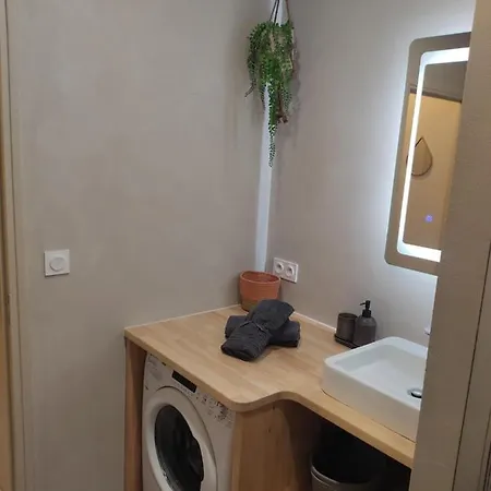 Apartamento Ravissant Studio à *